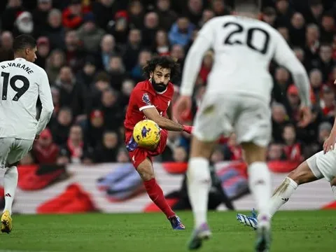 Liverpool lên tiếng 'bảo vệ' Man Utd sau trận hòa