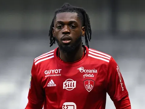 Liverpool nâng cấp hàng thủ bằng hiện tượng Ligue 1