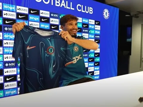 Lộ diện 2 'cạ cứng' của Neto ở Chelsea