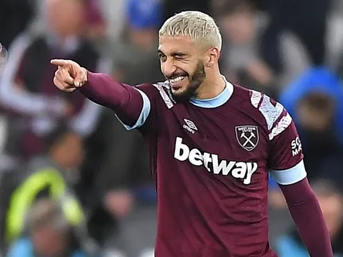 Lyon nhận trái đắng vụ sao West Ham