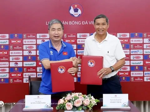 Thầy Chung tái xuất, an tâm trong lo lắng
