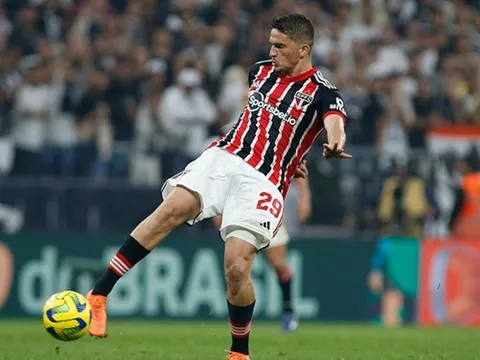 Arsenal sang Brazil tìm người thay thế Douglas Luiz