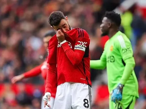 Mất penalty, CĐV Man Utd nổi giận