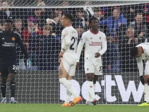 Man Utd bị hủy diệt