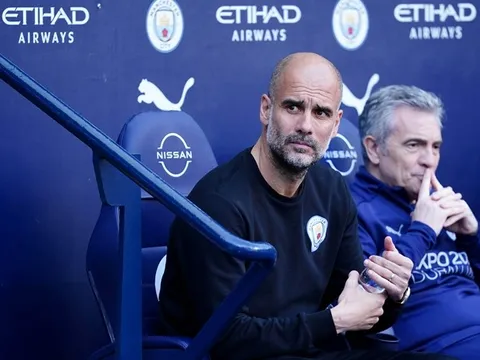 Hàng thủ Manchester City đang “phản bội” Pep Guardiola
