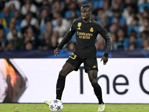 Thi đấu thăng hoa, hậu vệ Real Madrid được tưởng thưởng