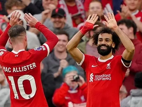 Merson nói thẳng đẳng cấp của Saka so với Salah