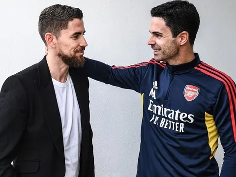 Vì sao Arsenal muốn giữ chân bằng được Jorginho?