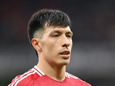 Vô địch Europa League cũng không cứu nổi MU