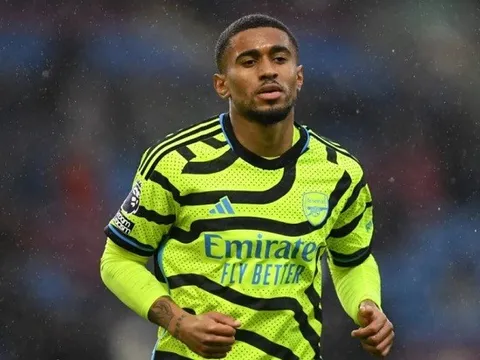 Romano chỉ ra cái tên có thể rời Arsenal