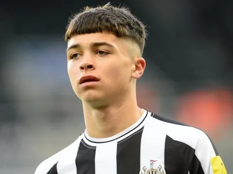 Newcastle muốn "trói chân" thần đồng 17 tuổi