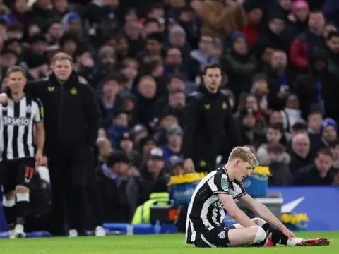 NÓNG! Newcastle nhận tin dữ, M.U cười thầm