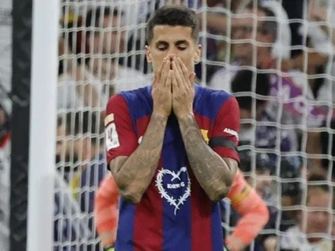 Nhìn Cancelo, Pep Guardiola đã chính xác