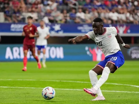 Những cầu thủ người Mỹ nổi bật nhất tại bóng đá châu Âu (phần 3)