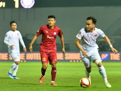 Nợ lương, hết tiền, HLV V-League công khai khả năng trụ hạng