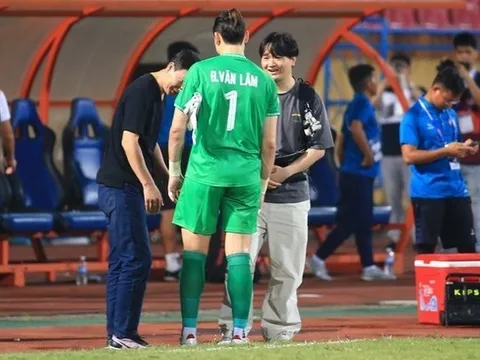 Cơn đau đầu khó chịu của HLV Kim sang-sik
