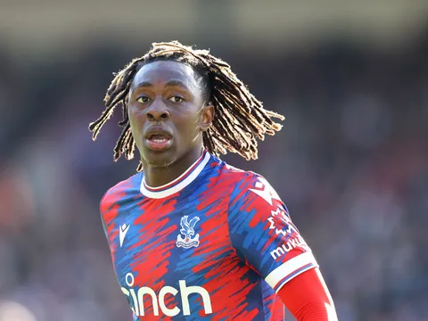 Palace “cứng rắn” với Man United trên TTCN