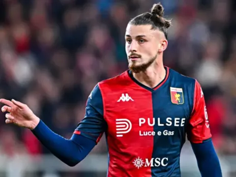 'Van Dijk Romania' có thể đem lại những gì cho hàng thủ Barca?