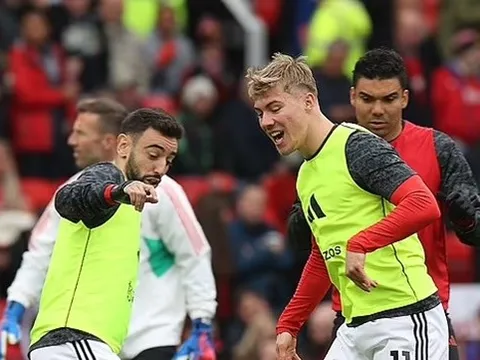 Hojlund tuyên chiến Man City