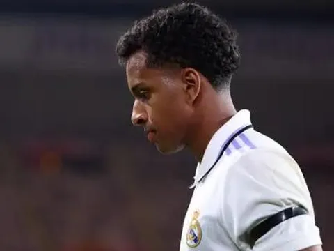 Real Madrid đứng ngồi không yên vì Rodrygo