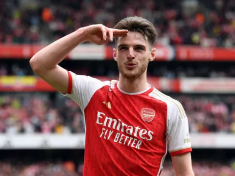 Rice ghi dấu ấn, Arsenal tiếp tục thách thức Man City