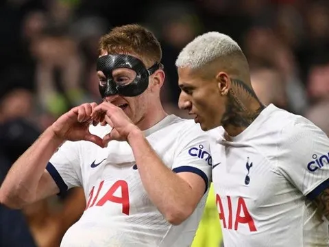Richarlison lại ghi bàn, Spurs áp sát top 4
