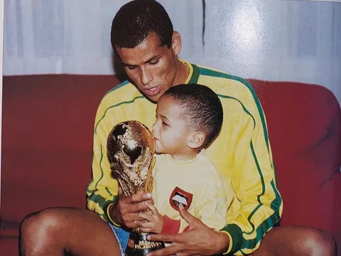 Rivaldo chỉ cách để Việt Nam dự World Cup, giải bóng đá Nữ VĐQG khai mạc ngày 1/5