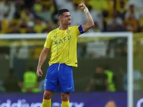 Ronaldo lập hat-trick, Al-Nassr đè bẹp Al-Wehda