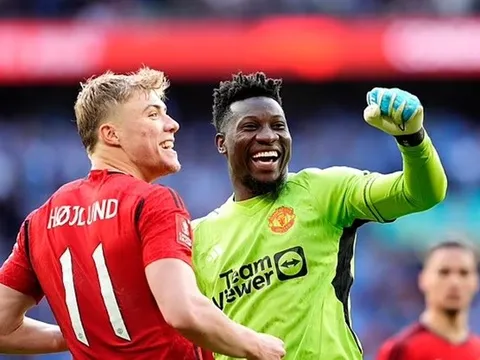 Roy Keane: Người Man Utd gần như thấy xấu hổ