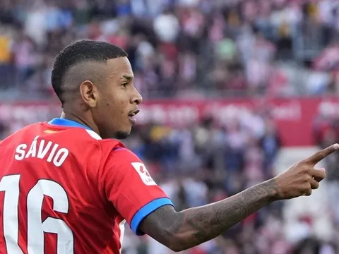 Man City cao cờ, tính rút ruột sân sau