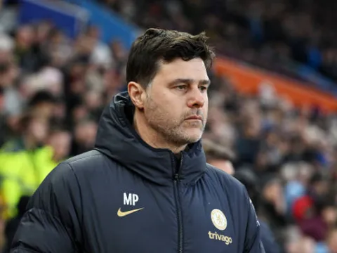 ''VAR đã làm hỏng bóng đá Anh''