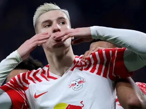 Diễn biến mới vụ Chelsea - Benjamin Sesko