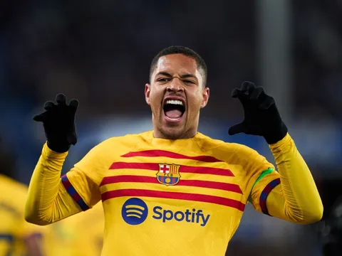 Sếp lớn Barca lên tiếng về tương lai thần đồng