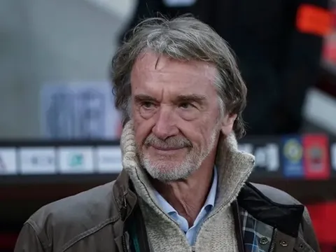 Nhân viên M.U "than trời" vì Sir Jim Ratcliffe