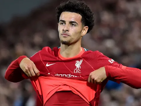 Với Curtis Jones, ông già Noel đã đến sớm với Liverpool