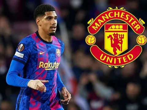 Manchester United lấy gì để thuyết phục Ronald Araujo?