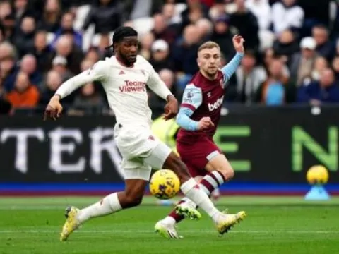 Sự khác biệt từ hàng phòng ngự của Man United