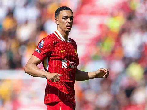 Sự phát triển của Trent Alexander-Arnold từ vị trí hậu vệ cánh