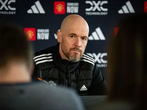 Ten Hag phải giảm lương mạnh nếu ở lại Man United