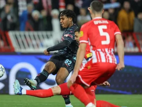 Thắng Crvena Zvezda, Guardiola khen ngợi sao trẻ