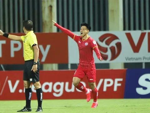 Vừa công bố danh sách, HLV Philippe Troussier nhận ngay tin không vui