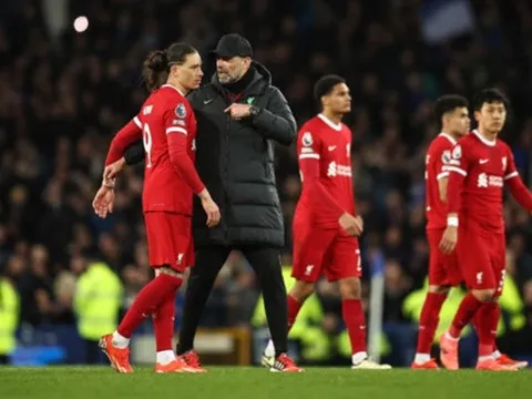 Làm bàn còn thua Maguire, sát thủ khiến Liverpool sa lầy