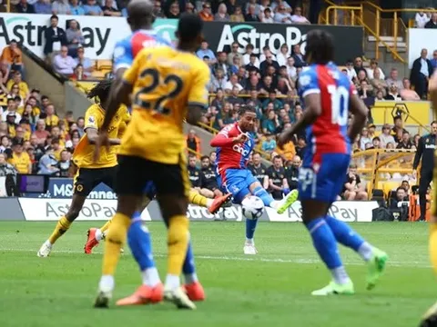 Thêm một ngôi sao bom tấn Premier League lộ diện vào hè này