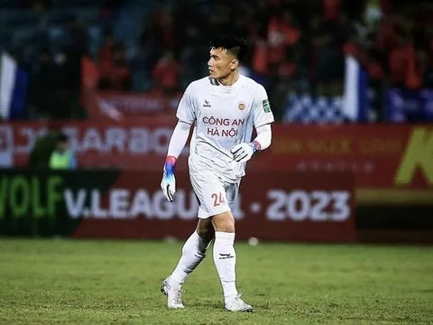 Filip Nguyễn bắn tín hiệu tới HLV Troussier; HAGL lấy thêm người của CAHN