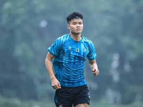 Tiền đạo Hà Nội FC từ chối gia nhập Bình Phước thay Công Phượng