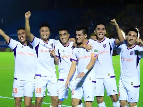Tiến Linh tỏa sáng, Bình Dương chiếm ngôi đầu của Nam Định