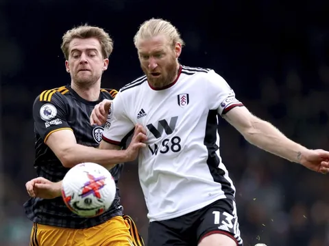 CHÍNH THỨC! 'Đội trưởng Mỹ' tiếp tục gắn bó với đội bóng thành London