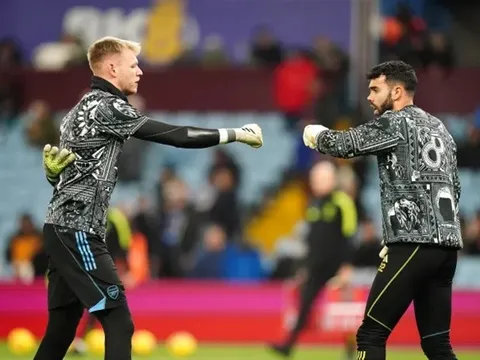 "Tôi đã khiến Ramsdale trở thành một thủ môn giỏi hơn"