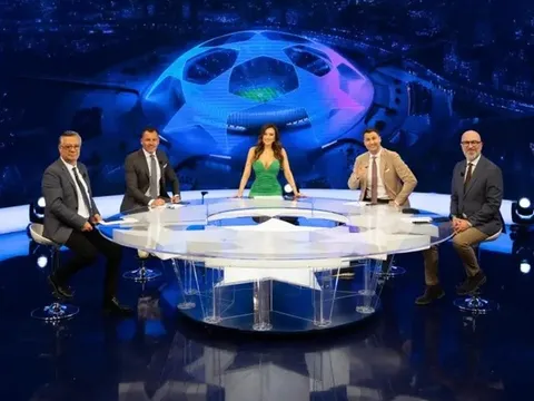 "Tròn mắt" trước vẻ đẹp của siêu mẫu dẫn Champions League