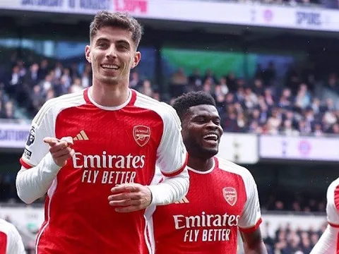 Chris Sutton ca ngợi cầu thủ Chelsea bán cho Arsenal